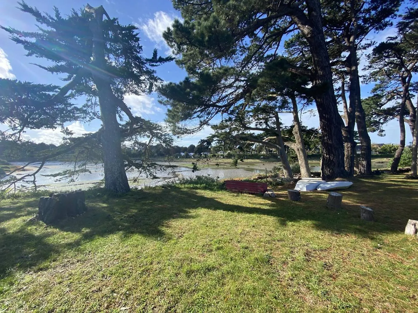 Villa Avec Wifi, Jardin, Sur L'Etang De Ploumanac'H A Perros-Guirec - Ref 406